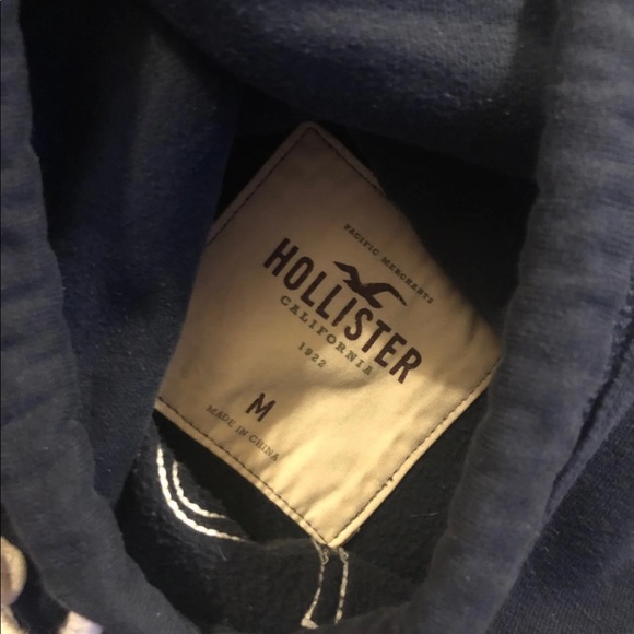 SOLDHollister hoodie - Picture 3 of 4